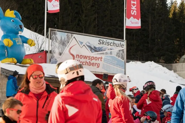 Menschen bei der Skischule Snowsport Kirchberg